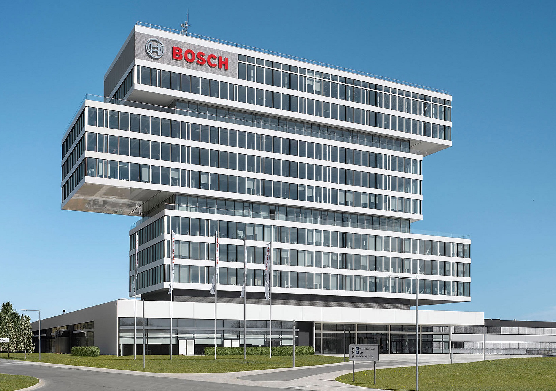 CAR SUPPLIER BOSCH TO CUT 13 000 JOBS