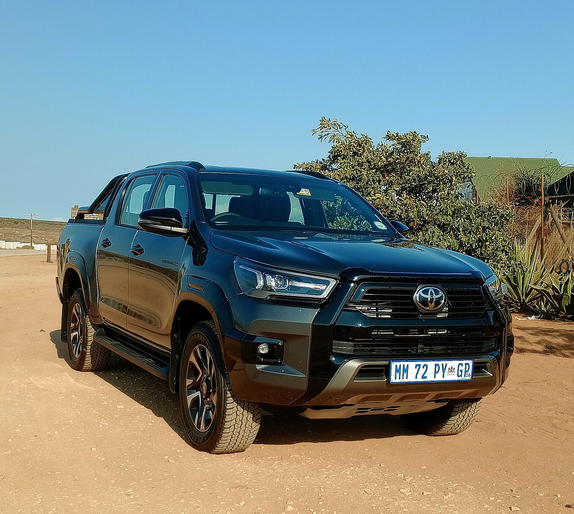 TOYOTA HILUX LEGEND 55: MORE DETAILS