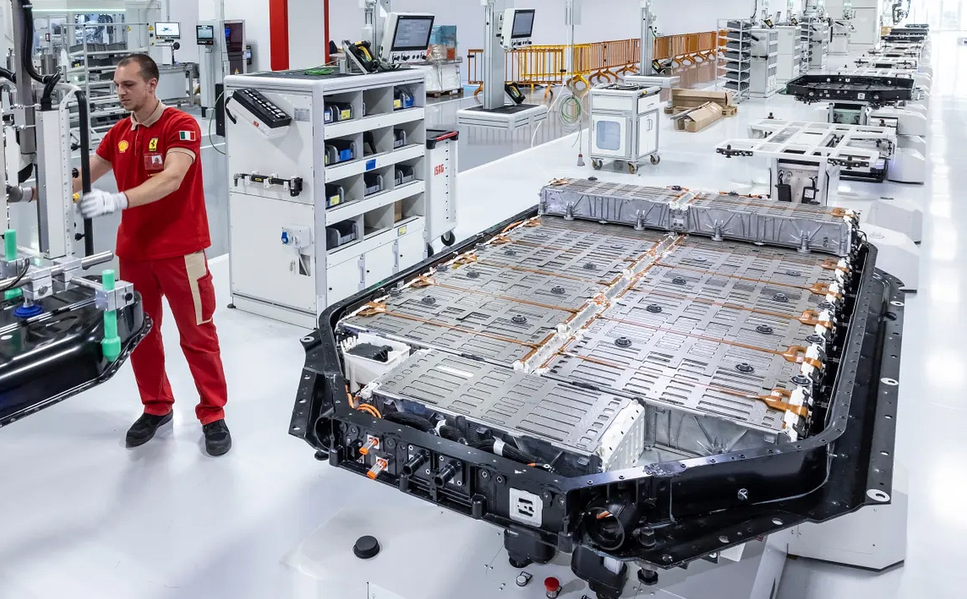 FERRARI DETAILS NEW ELECTRIC CAR BATTERY SYSTEM