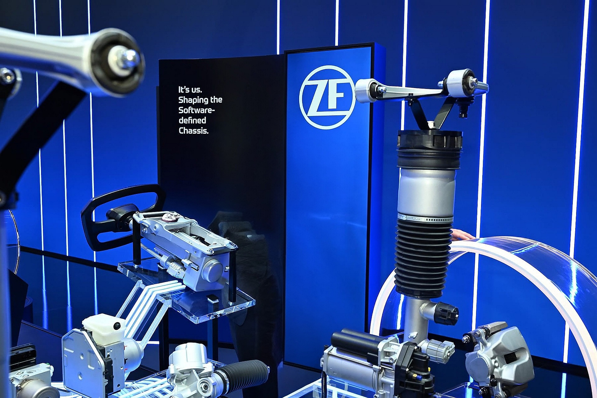 GEARBOX BOSS ZF TO CUT 7 200 JOBS