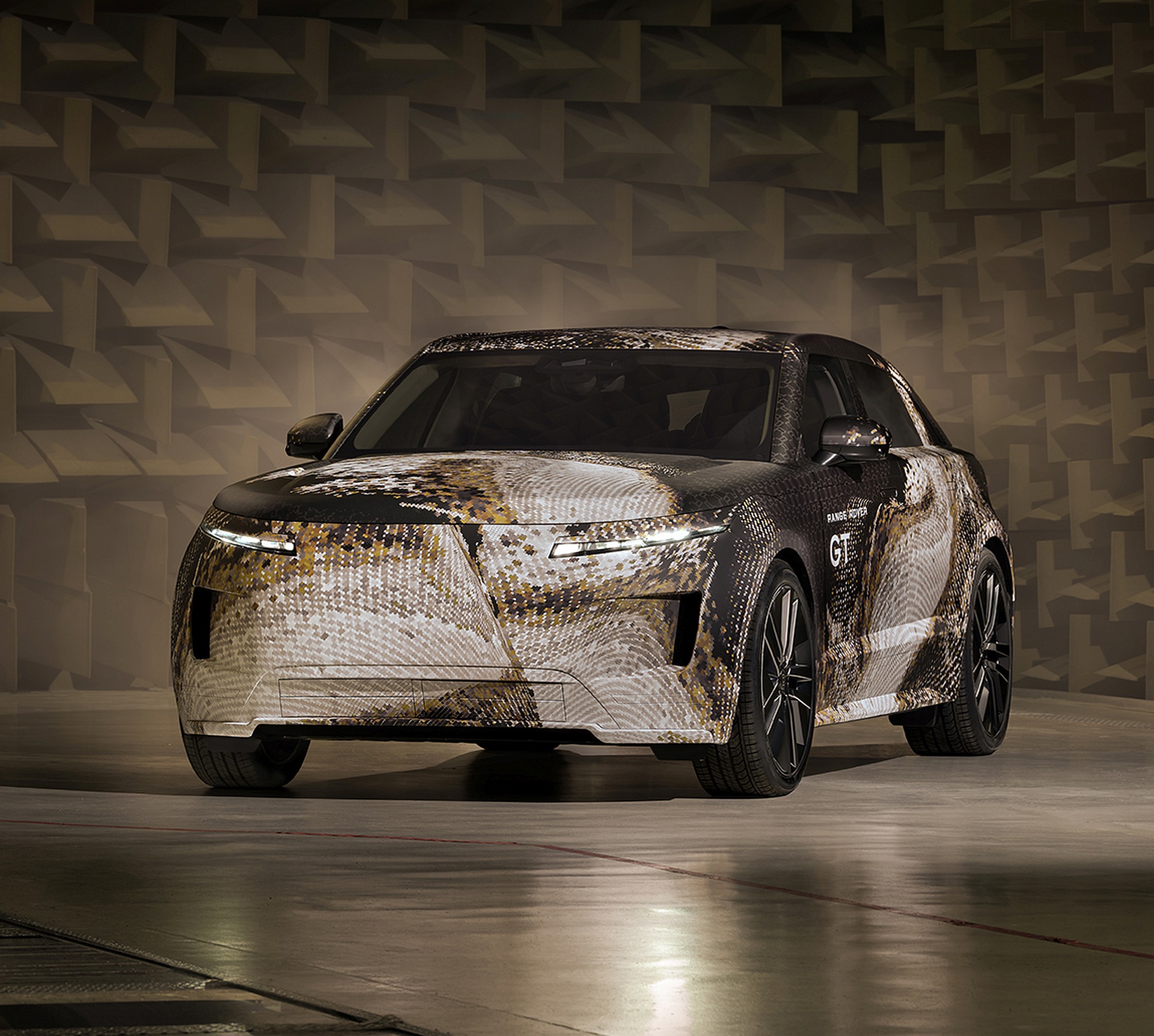FIRST ELECTRIC RANGE ROVER ANNOUNCED