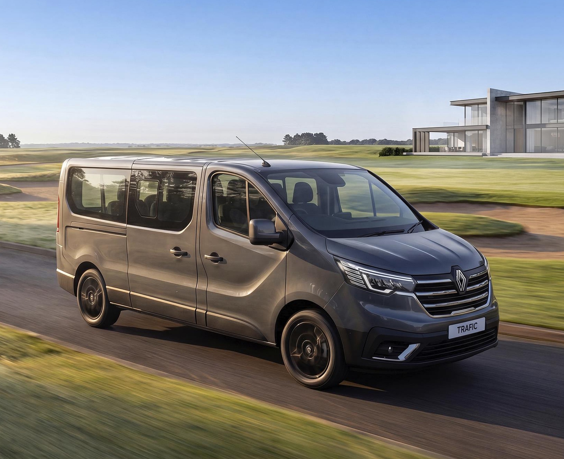 RENAULT TRAFIC PASSENGER RETURNS